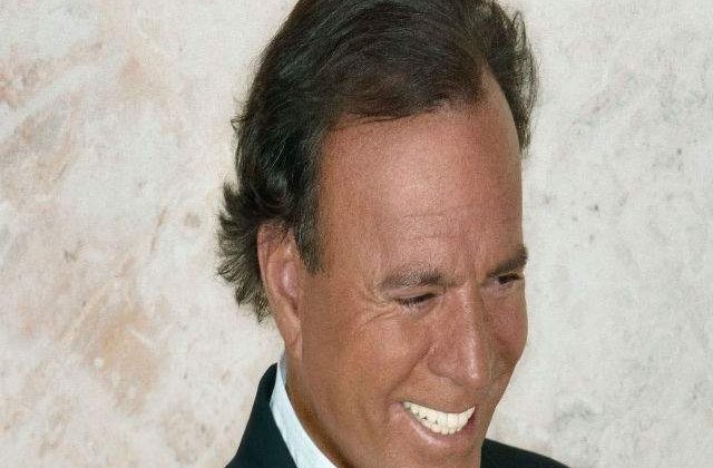 Record Guinness: Julio Iglesias, artistul latino cu cele mai multe discuri vandute