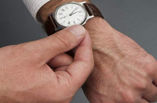 Romania trece in noaptea de sambata spre duminica la ora oficiala de vara