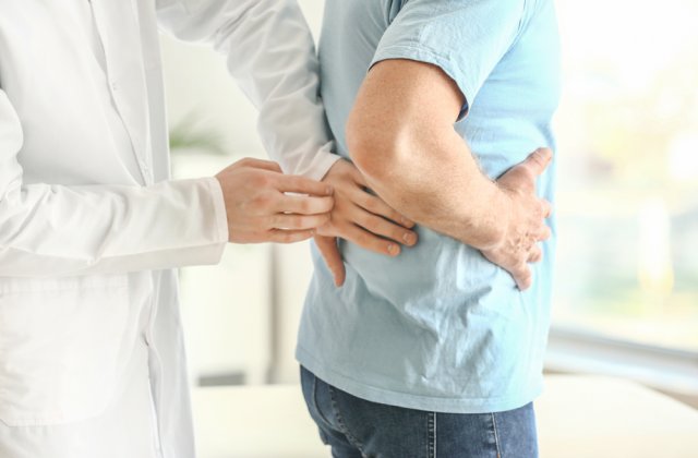 &bdquo;1 din 10 rom&acirc;ni suferă de o afecțiune cronică a rinichilor&rdquo;. C&acirc;nd să te adresezi unui medic nefrolog?