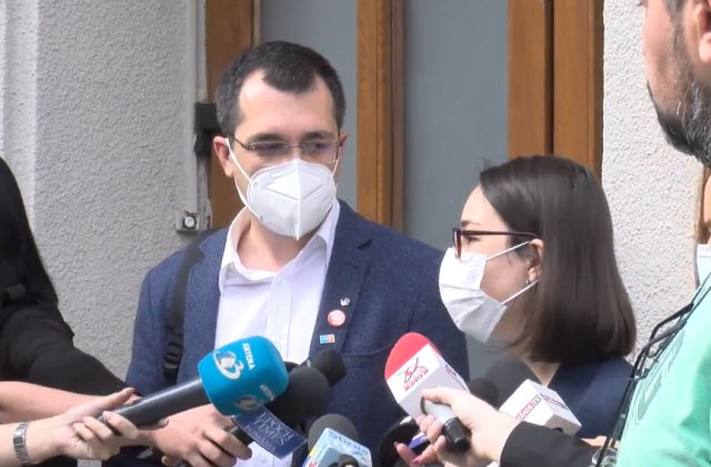 Reprezentanții alianței USR PLUS au depus pl&acirc;ngere penală &icirc;mpotriva Gabrielei Firea