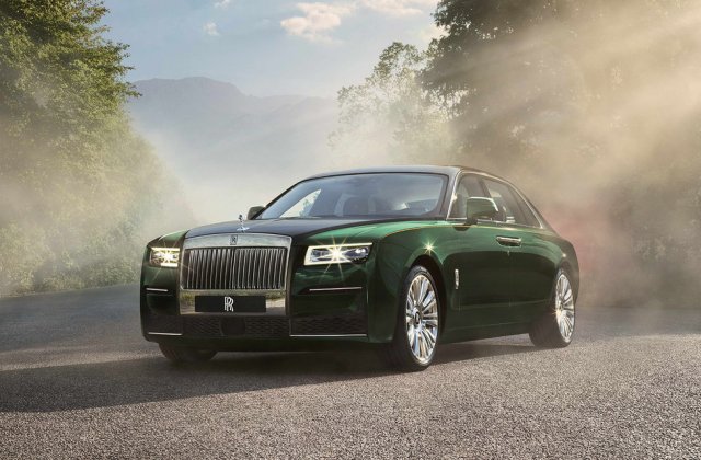 Rolls-Royce prezintă noul Ghost Extended: ampatament mai mare cu 170 mm și mai mult spațiu pentru pasagerii din spate
