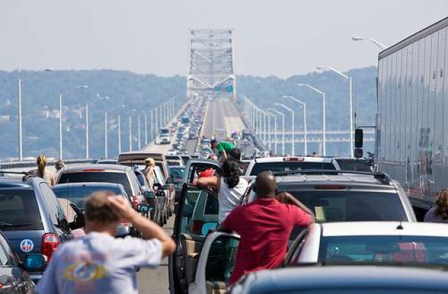 Masinile vor merge singure peste 10 ani