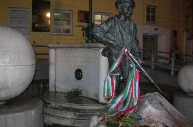 200 de tineri maghiari au comemorat la Cluj-Napoca Revolutia Ungara din 1956