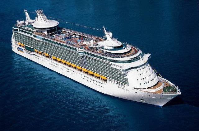 Royal Caribbean: 600 de romani vor cumpara croaziere pe cel mai mare vas din lume