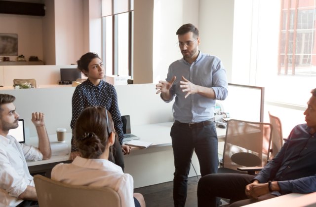 Sondaj: Un român din trei și-ar vota șeful dacă ar candida pentru funcția de primar