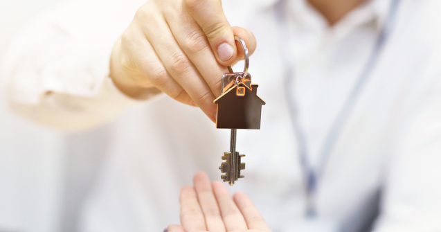 Zeci de persoane din Craiova au cumpărat același apartament de la niște escroci