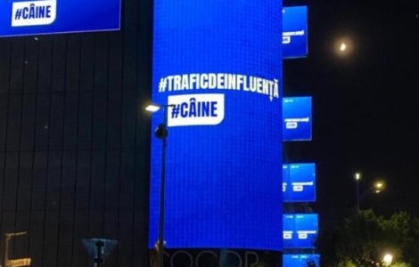 Lovitură pentru Nicușor Dan! În centrul Bucureștiului a apărut o reclamă cu „#trafic de influență” și „#câine”