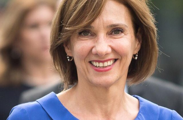 Carmen Iohannis a venit singură la vot, în Sibiu