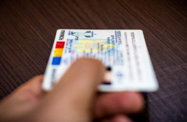 Zeci de brașoveni nu pot vota pentru că au buletinele la magazinul din sat de unde luau mâncare pe datorie