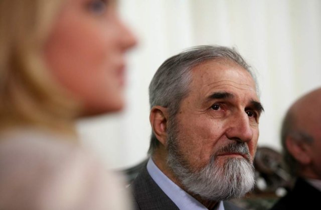 Gheorghe Dinica sufera de septicemie, prognosticul medicilor este rezervat