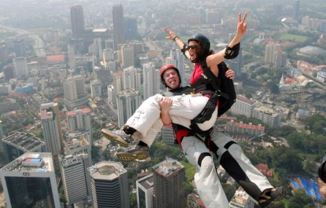  Video  Sari daca ai curaj!