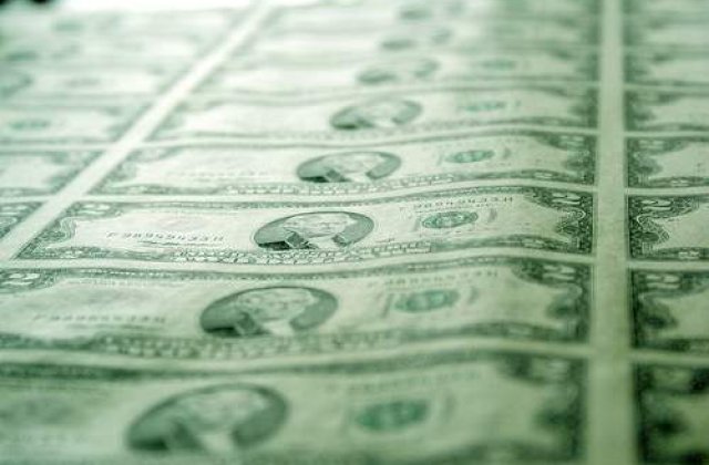 Un american cere de la o banca despagubiri mai mari decit fondul monetar al planetei