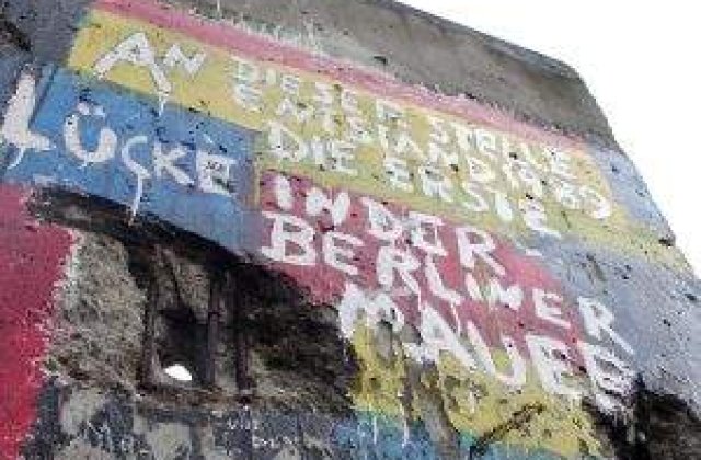 Anunt al guvernului german: Se cauta persoane care au trecut Zidul Berlinului la 9 noiembrie 1989