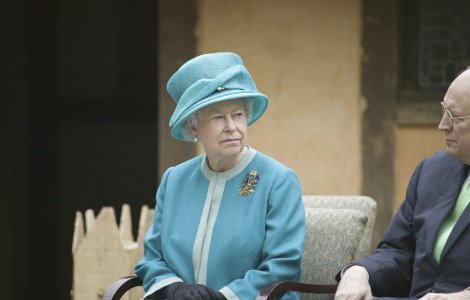 Regina Elisabeta, supărată pentru că servitorii nu mai vor să lucreze pentru ea