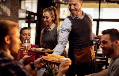 Mai multe localuri din țară își suspendă activitatea din cauza pandemiei