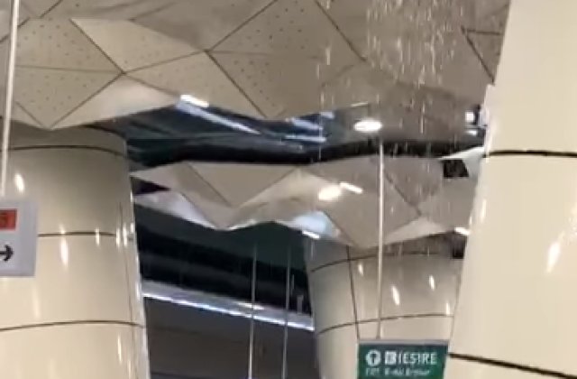 VIDEO Curge apa din tavanul unei stații de pe magistrala M5, proaspăt inaugurată