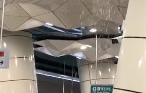 VIDEO Curge apa din tavanul unei stații de pe magistrala M5, proaspăt inaugurată