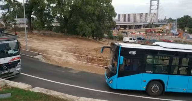 VIDEO Întâlnire în curbă pe Podul Ciurel dintre un STB și un autocamion