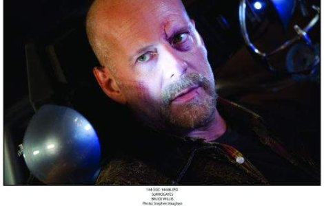  Top  "Surrogates", un SF care ne spune incotro se indreapta omenirea