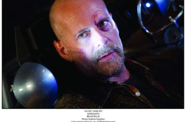 "Surrogates", un SF care ne spune incotro se indreapta omenirea