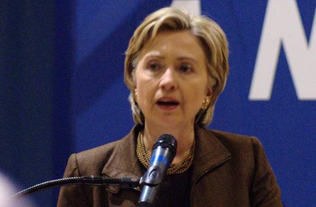 Atentat comis in Pakistan, dupa sosirea lui Hillary Clinton