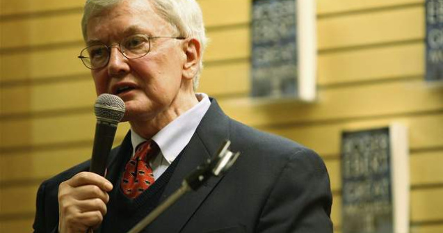 Roger Ebert s-a stins din viata