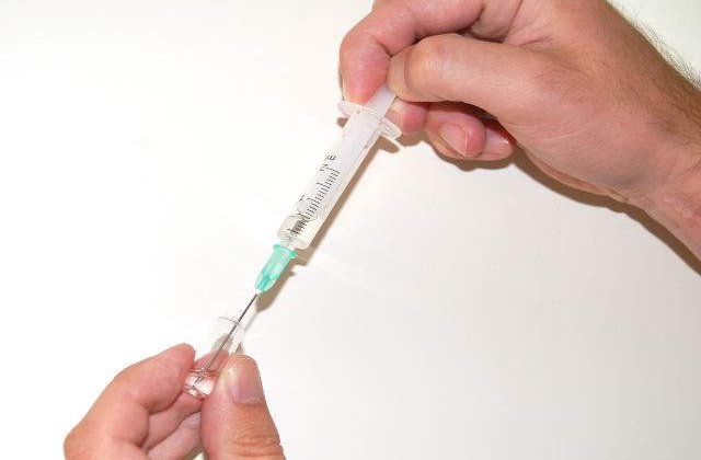 Cercetator italian: Vaccinarea obligatorie a copiilor provoaca homosexualitatea