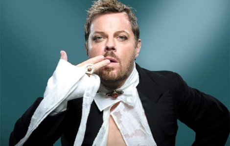  Video  Mesaj de la Eddie Izzard pentru fanii romani