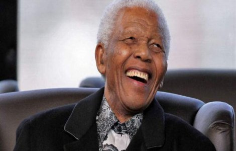 Nelson Mandela se simte bine, anunta sotia sa
