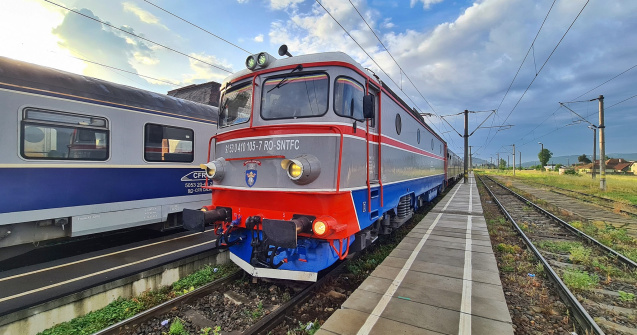 Incendiu izbucnit la o locomotivă din gara Sinaia. Nu au fost victime