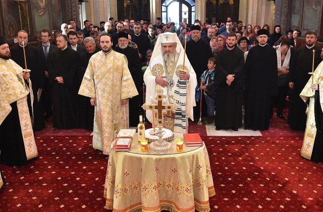 Patriarhia Rom&acirc;nă, după ce &Icirc;PS Teodosie a spus că e &bdquo;păcat&rdquo; să te rogi la o biserică catolică: &bdquo;Rugăciunea nu are granițe confesionale&rdquo;