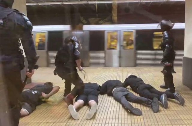 Vela, după incidentele dintre suporterii steliști și dinamoviști: „Nu vom permite ca aceste grupări violente să pună stăpânirea pe străzi”