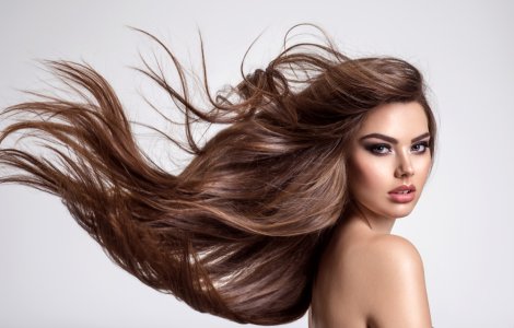  Top  4 metode prin care poți verifica dacă părul tău este cu adevărat sănătos și 4 soluții de îngrijire