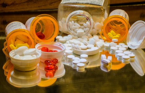 Cele mai vândute medicamente cu care românii s-au tratat în pandemie. Nurofenul - pe primul loc