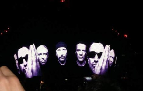 U2 concerteaza gratuit in Berlin