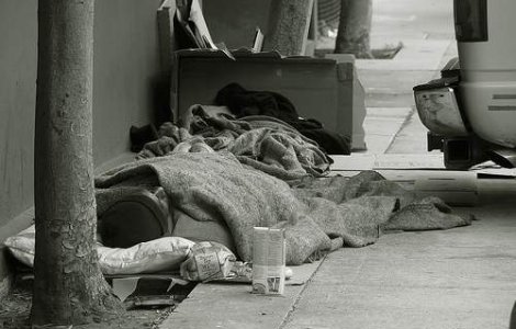 Prezidentiale cu probleme: Ce facem cu nevazatorii, bolnavii si oamenii fara adapost?