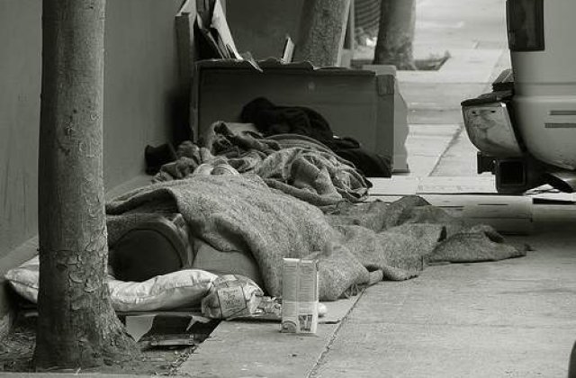 Prezidentiale cu probleme: Ce facem cu nevazatorii, bolnavii si oamenii fara adapost?