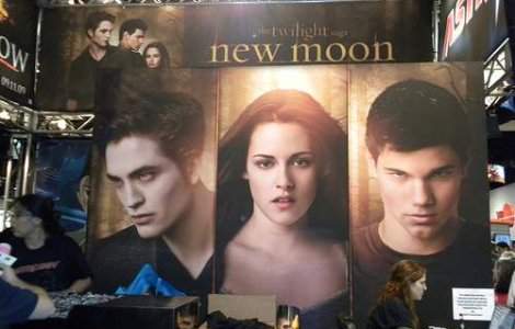  Video  Vampirii conduc clasamentul Billboard