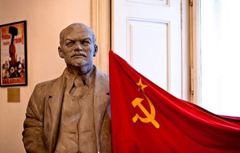 AFP: Copiii din Europa de Est invata despre comunismul "rau"