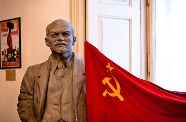 AFP: Copiii din Europa de Est invata despre comunismul "rau"