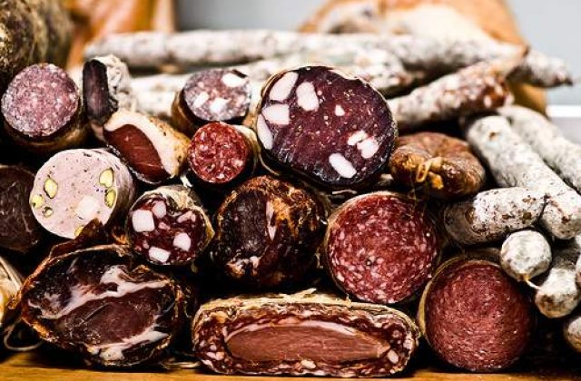 30.000 kg de carne expirata, gasite la o societate din Bihor