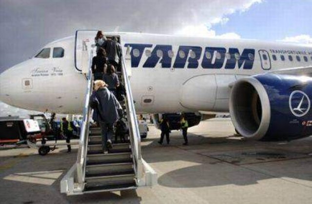Catalin Botezatu va crea noile uniforme Tarom