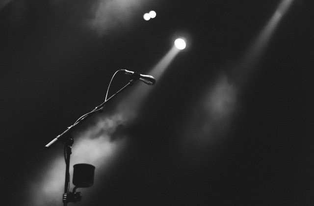 Tragedie &icirc;n lumea muzicală! Cine este c&acirc;ntărețul care a murit la v&acirc;rsta de 80 de ani