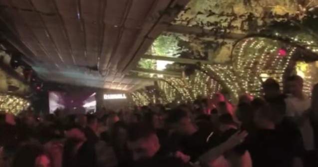 VIDEO Petrecere cu zeci de persoane în clubul Nuba din București