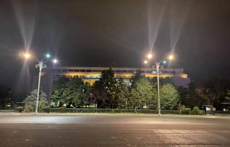 Angajații industriei HoReCa protestează în această seară în Piața Victoriei