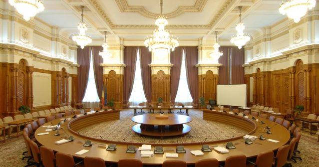 Opt persoane propuse ca ambasadori, audiate în comisiile de specialitate