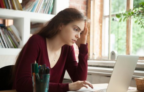 Munca de acasă – ce efecte emoționale are asupra psihicului tinerilor