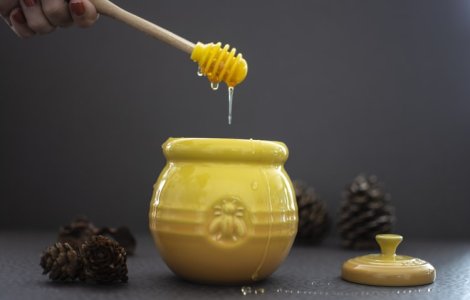  Top  8 beneficii pe care le are mierea asupra organismului tău
