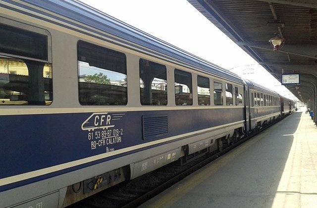 CFR Călători anunță că studenții și elevii pot cumpăra bilete online, cât şi prin automatele de vânzare