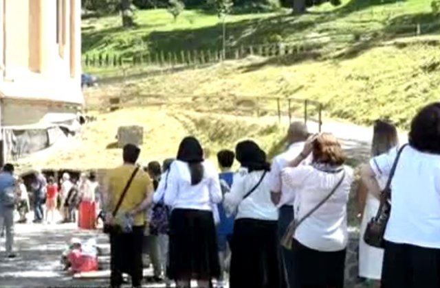 Mitropolia Moldovei şi Bucovinei solicită abrogarea restricţionării accesului pelerinilor din alte localităţi